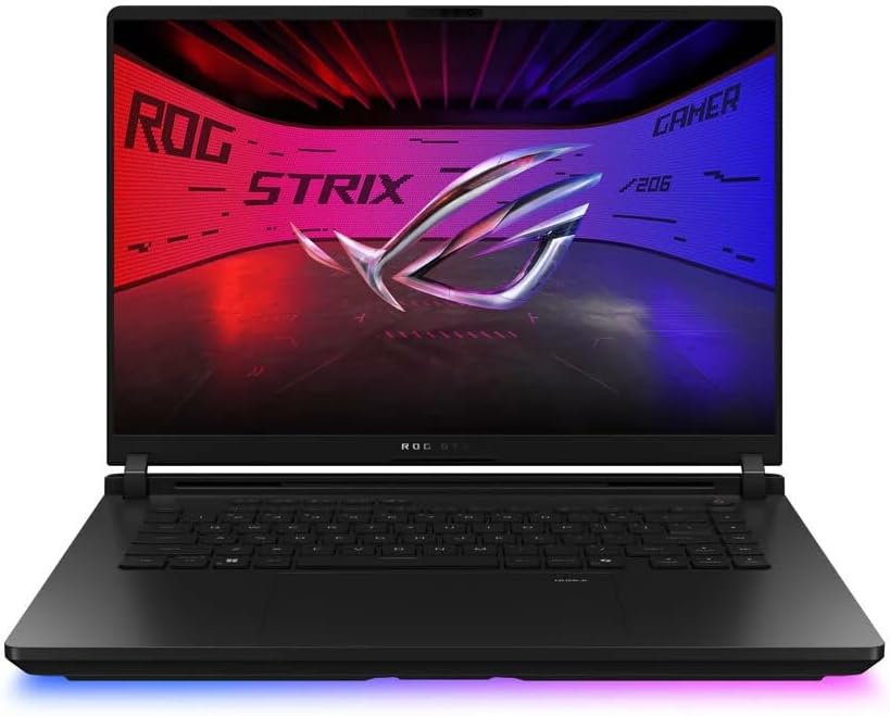 Il massiccio laptop da gaming ASUS ROG Strix Scar 18 con tastiera RGB illuminata e schermo da 18 pollici.
