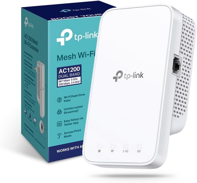 Ripetitore WiFi TP-Link RE330 inserito in una presa a muro